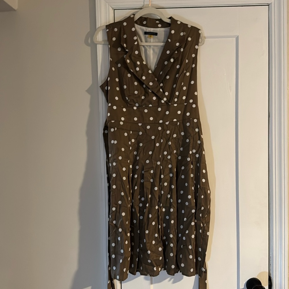 Tommy Hilfiger Brown and white dot (Pretty Woman type) Dress. Size 12